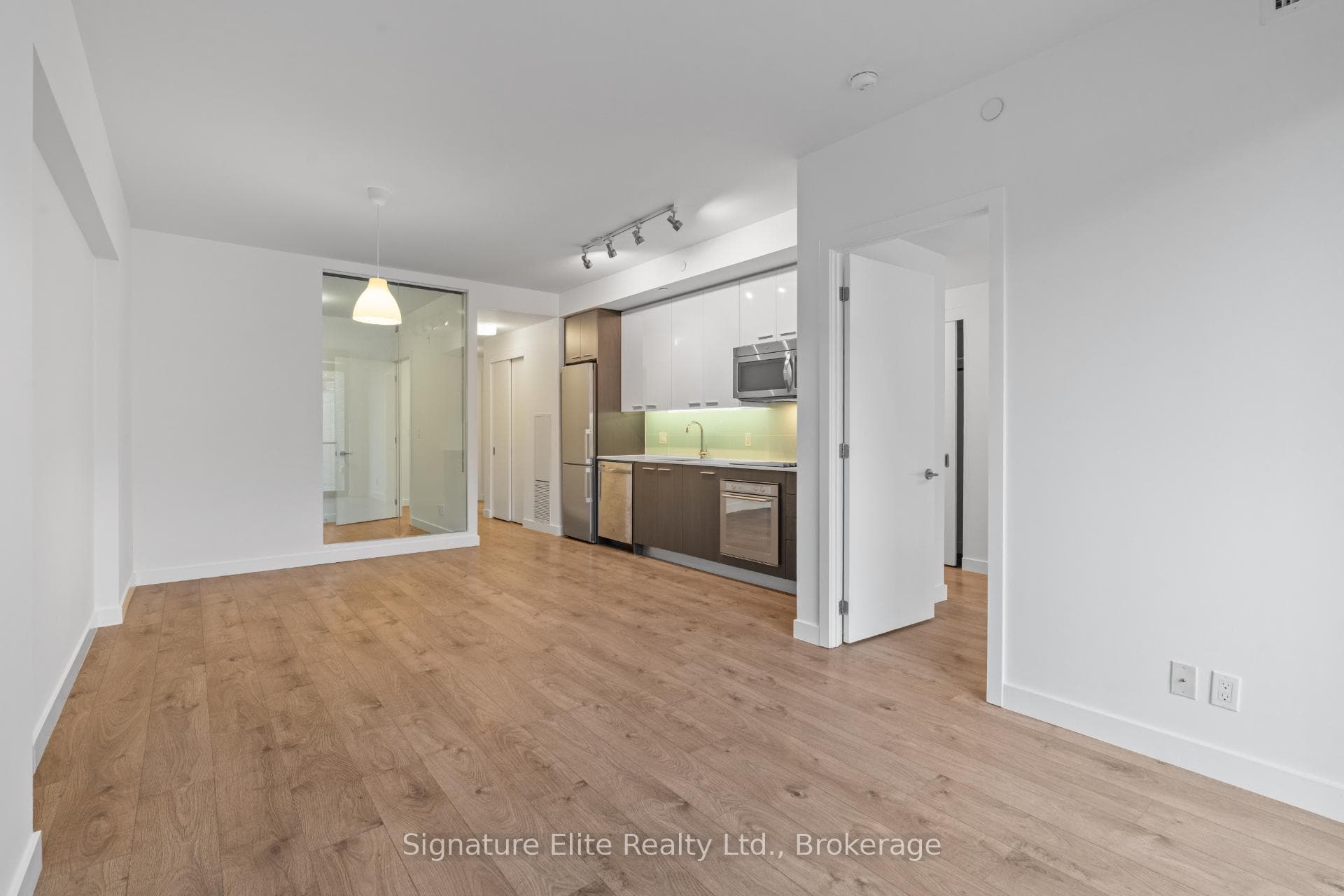 1075 Queen Street Unit 304 photo 9