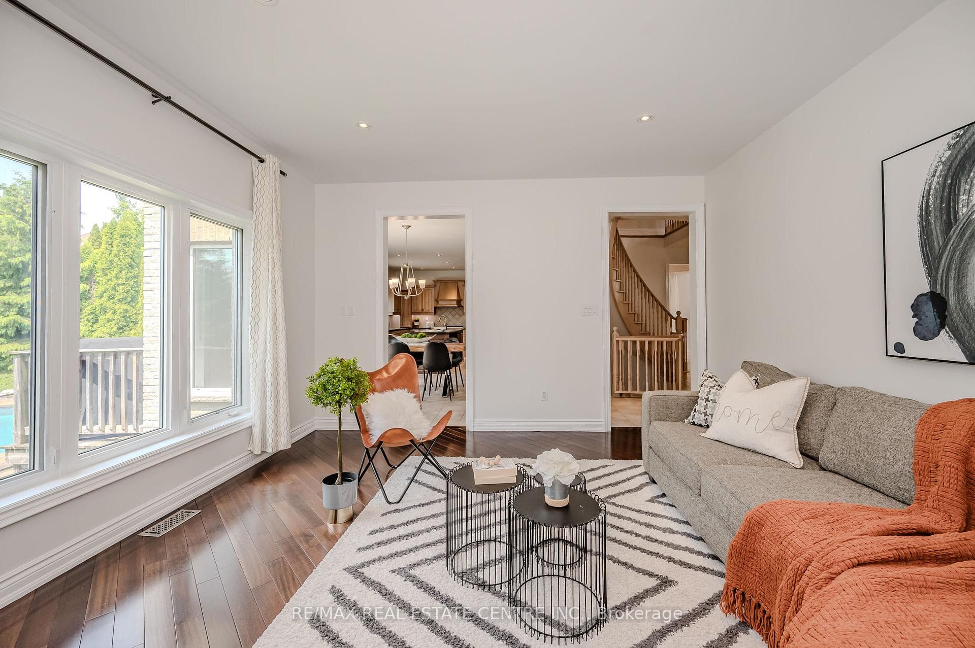 30 Shamrock Crescent photo 13
