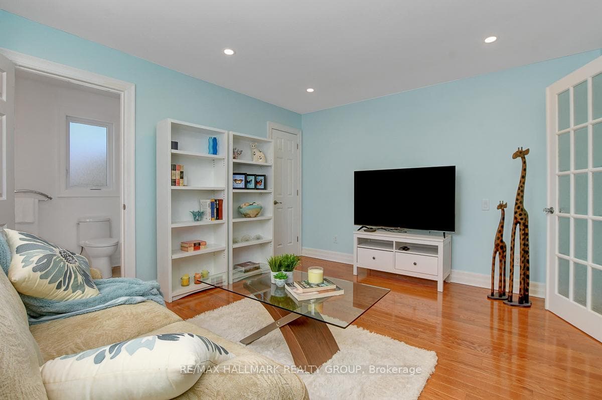 11 Wedgewood Crescent photo 10