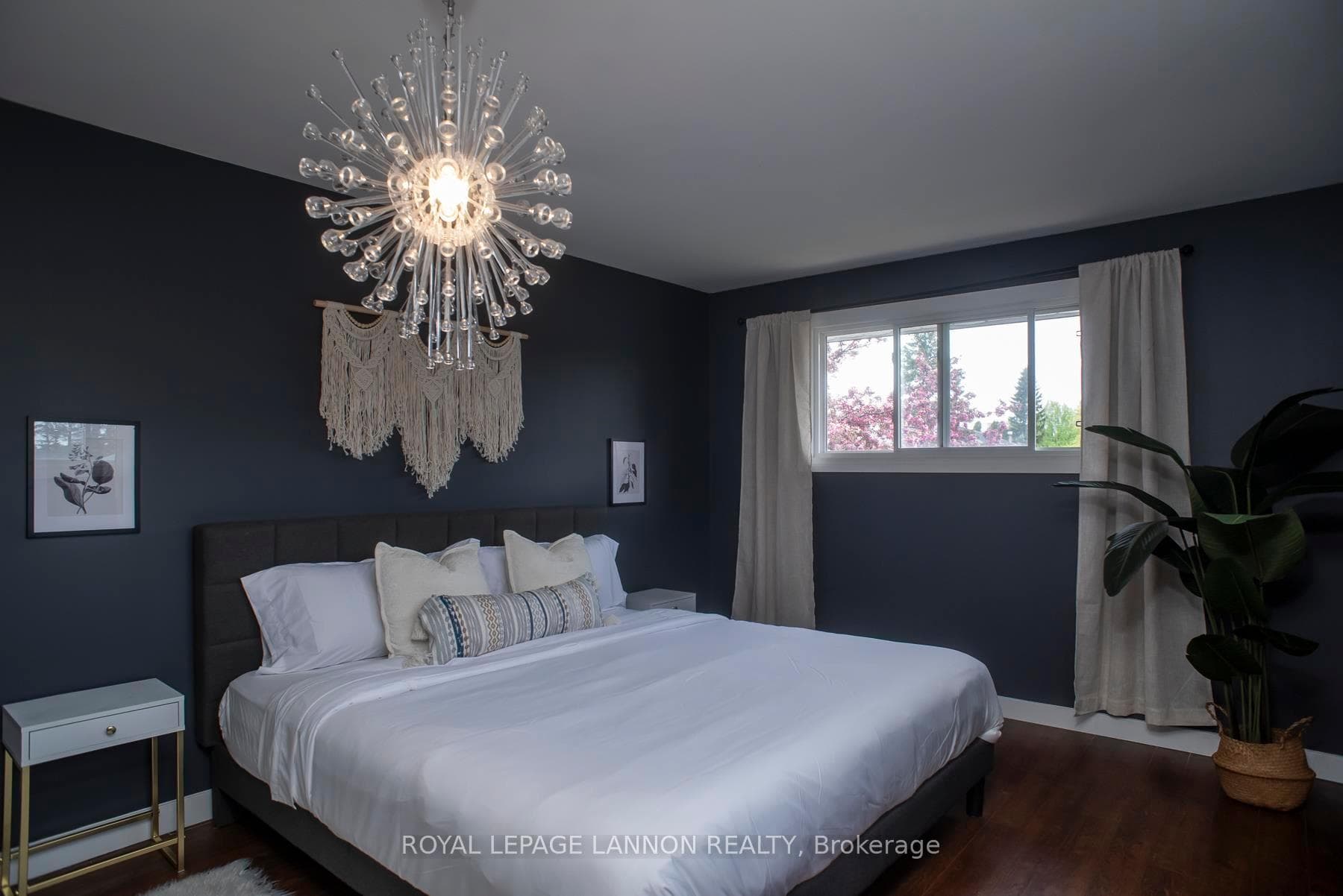 283 HINTON Avenue photo 28