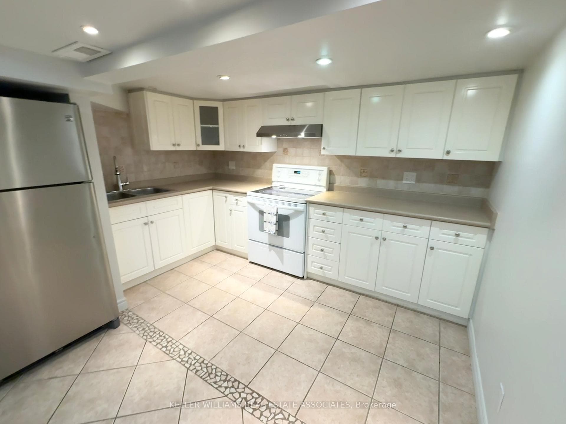282 Oxbow Crescent photo 9