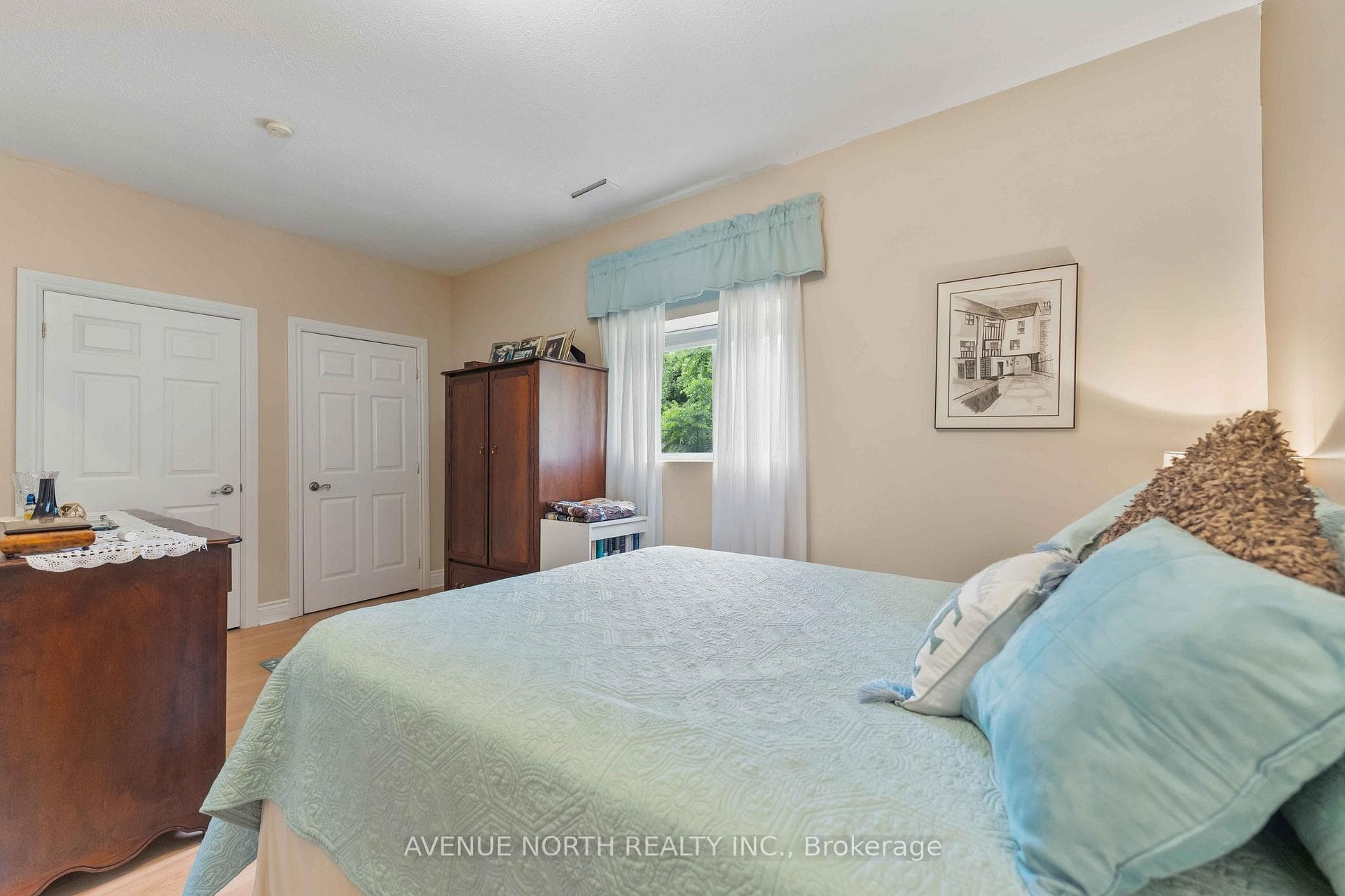6803 Barsona Place photo 34