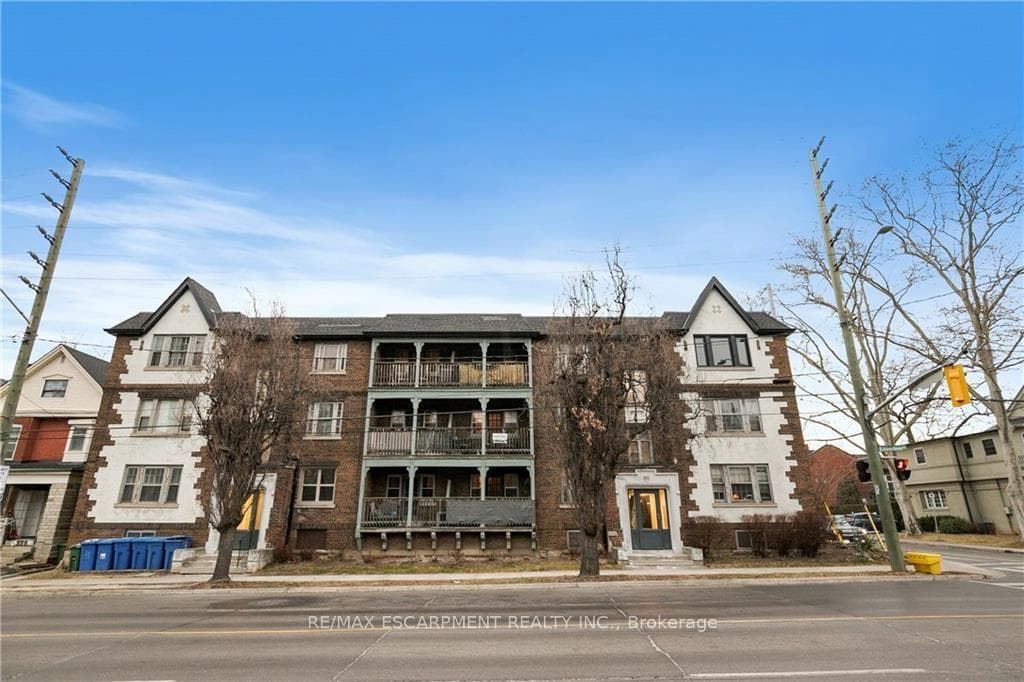 316 ABERDEEN Avenue Unit 11 photo 2