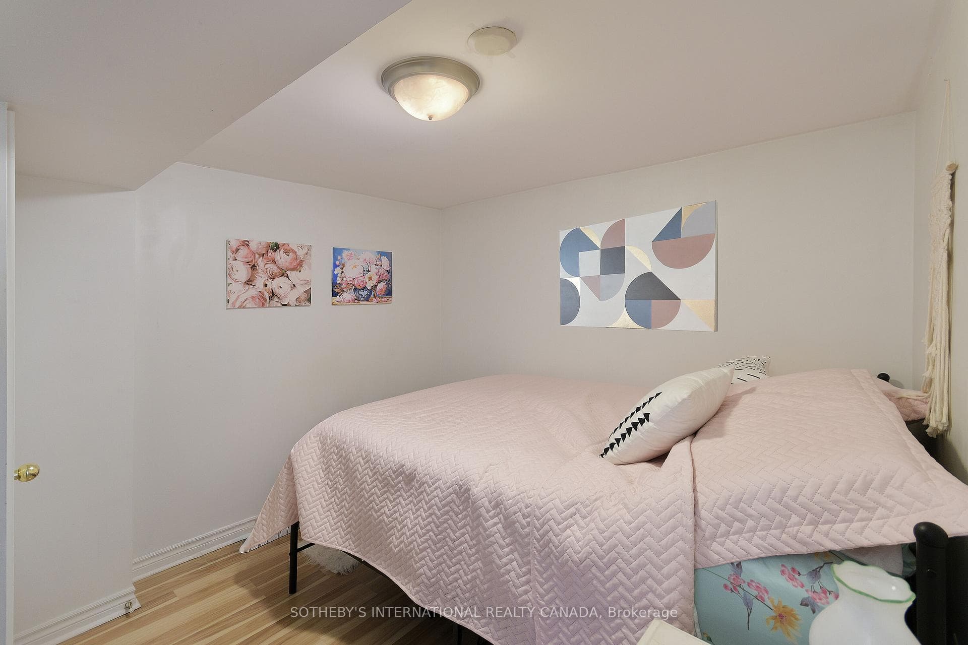 1155 Davenport Road photo 19