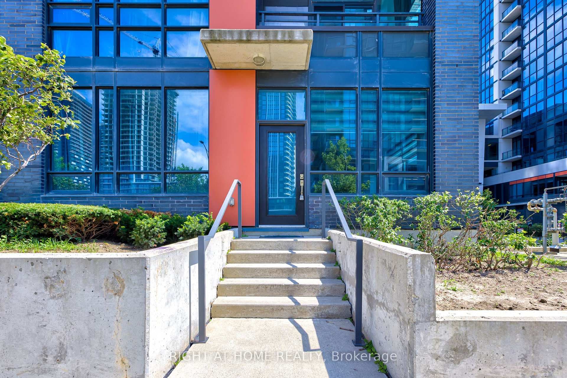 55 Eglinton Avenue Unit 101 photo 6