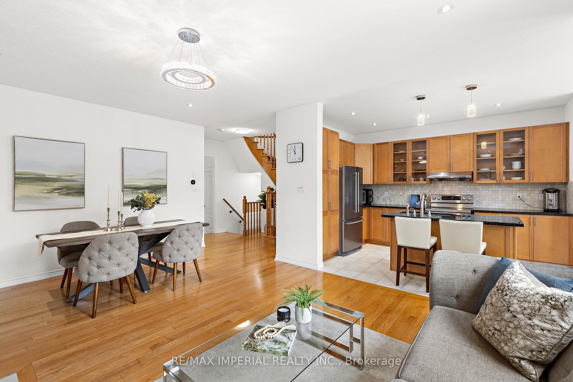 2462 Kwinter Road photo 8