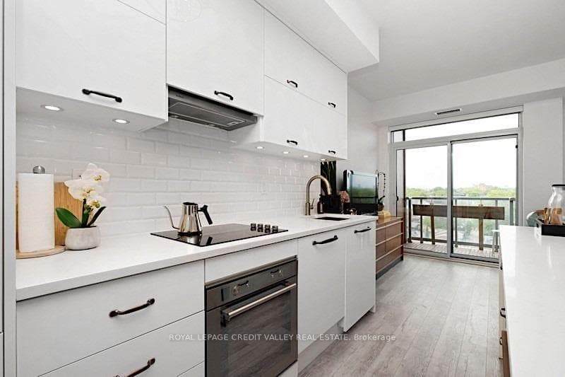 106 Dovercourt Road Unit 611 photo 5