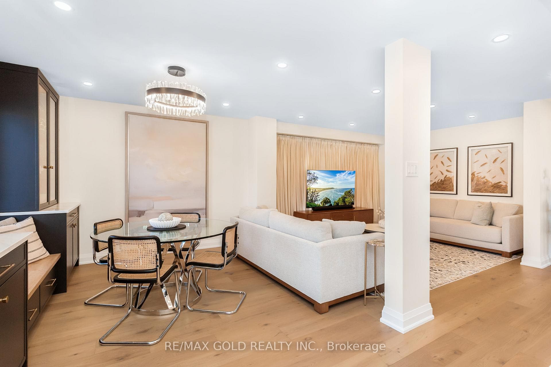 3243 Dovetail Mews photo 11