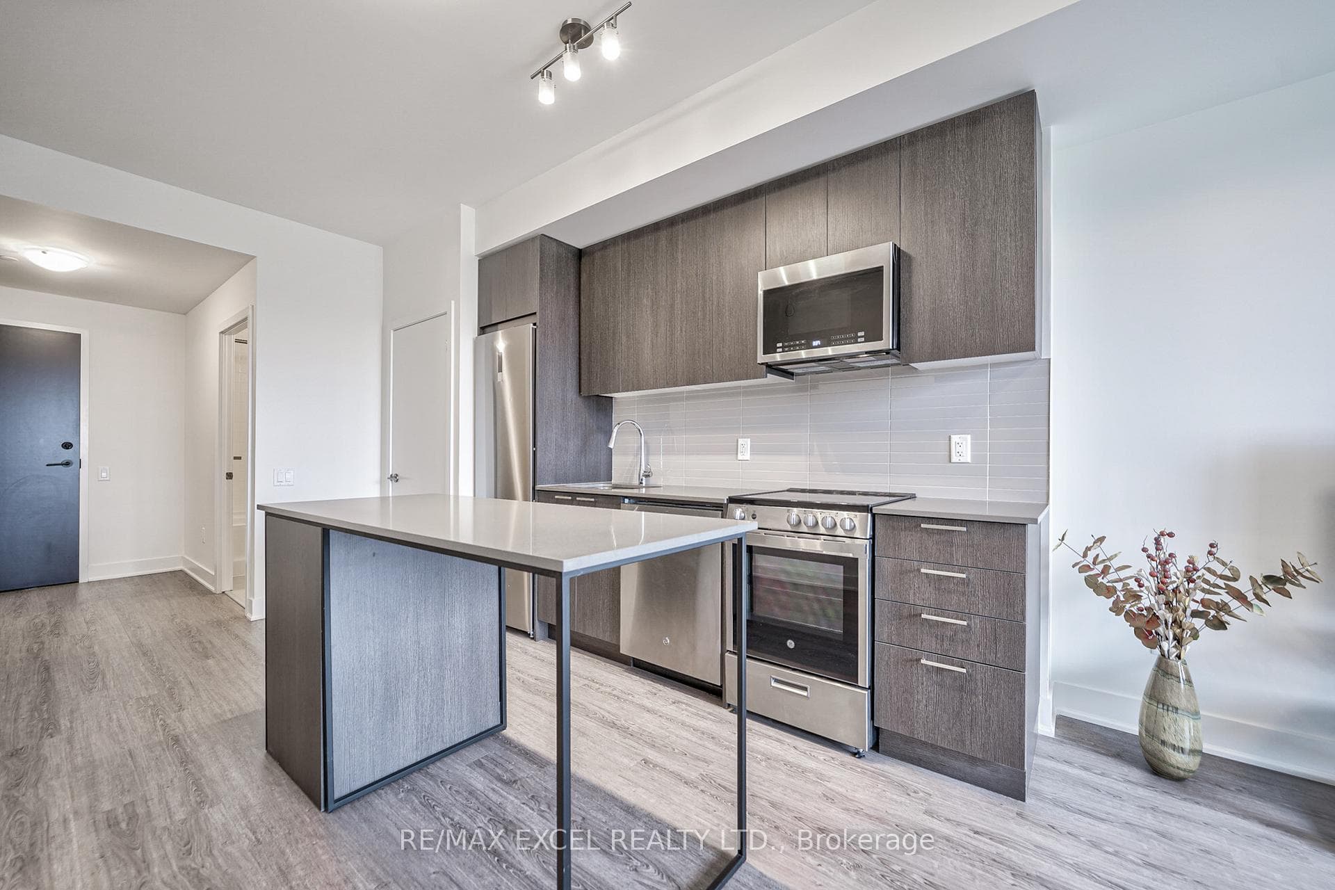 185 Deerfield Road Unit 506 photo 8