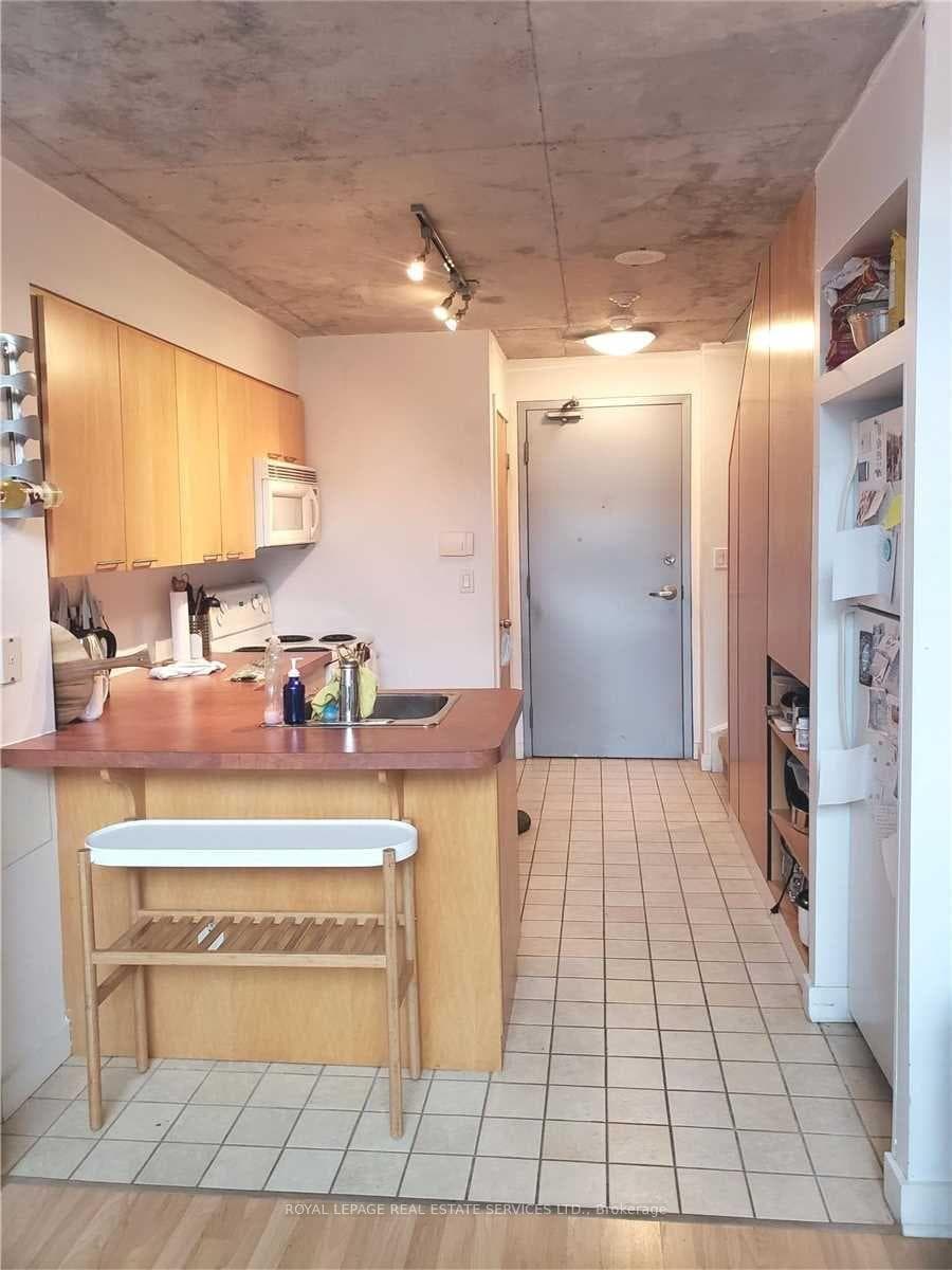 255 Richmond Street Unit 213 photo 4
