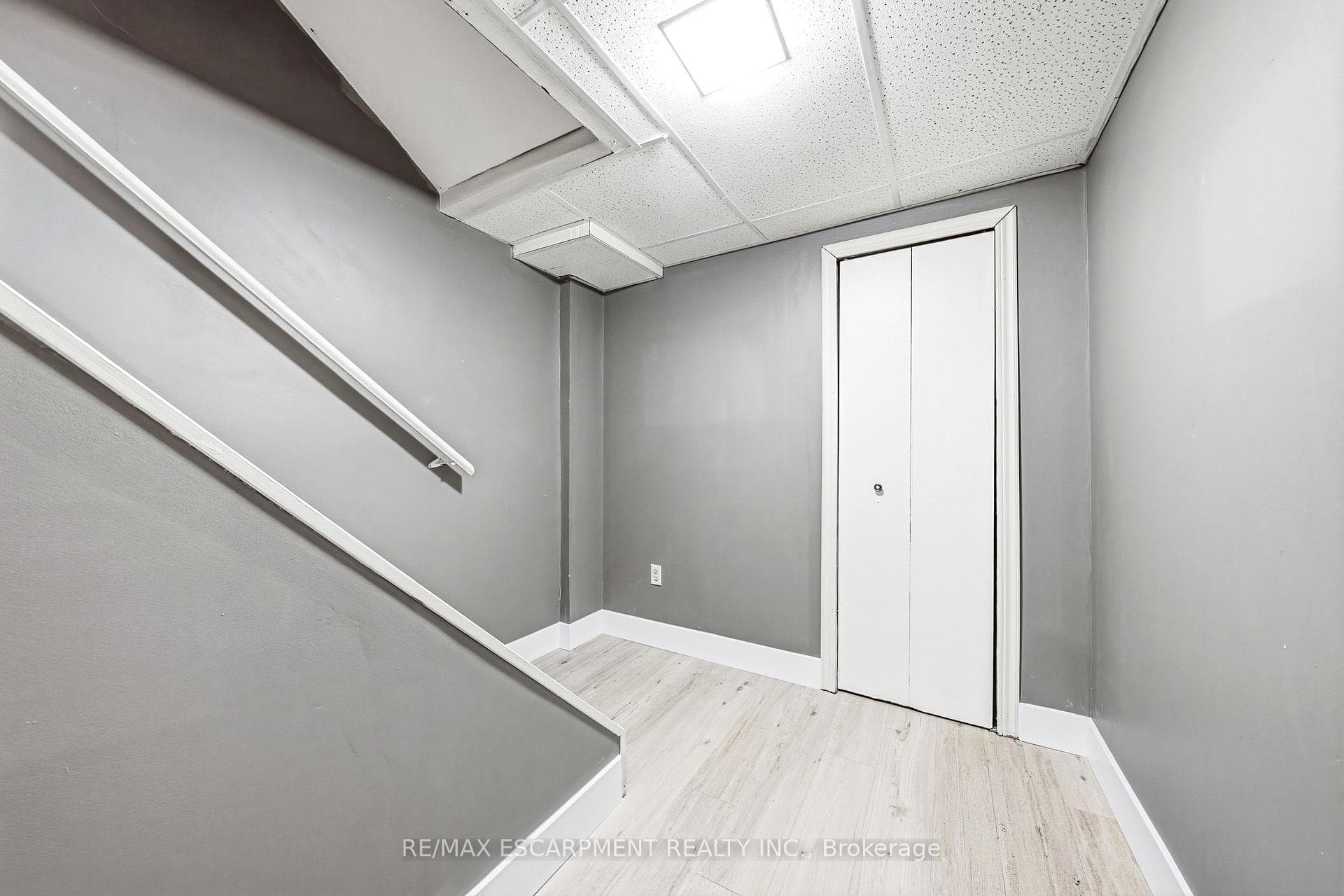 564 Sheraton Road Unit 14 photo 21