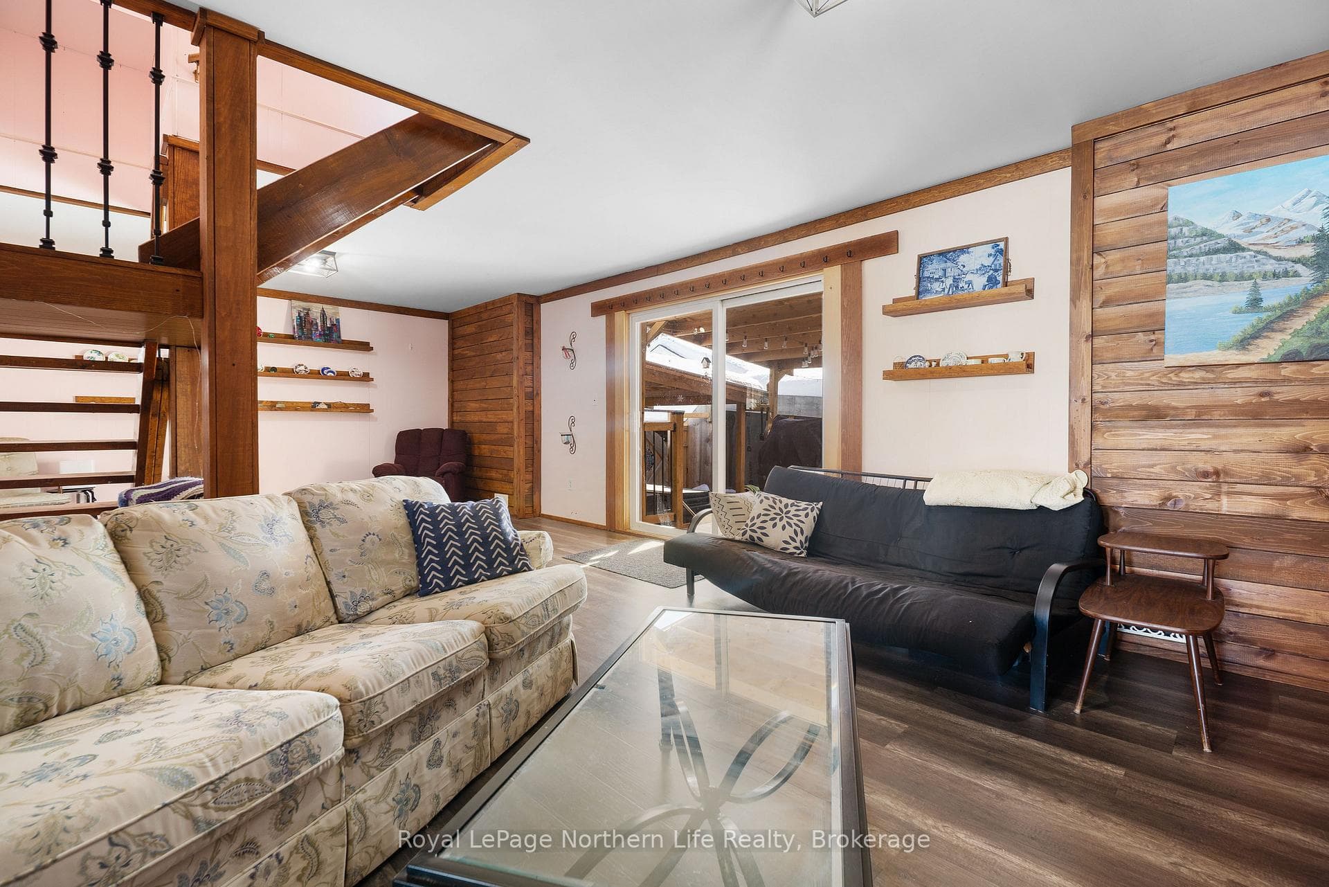 455 Angus Street photo 10