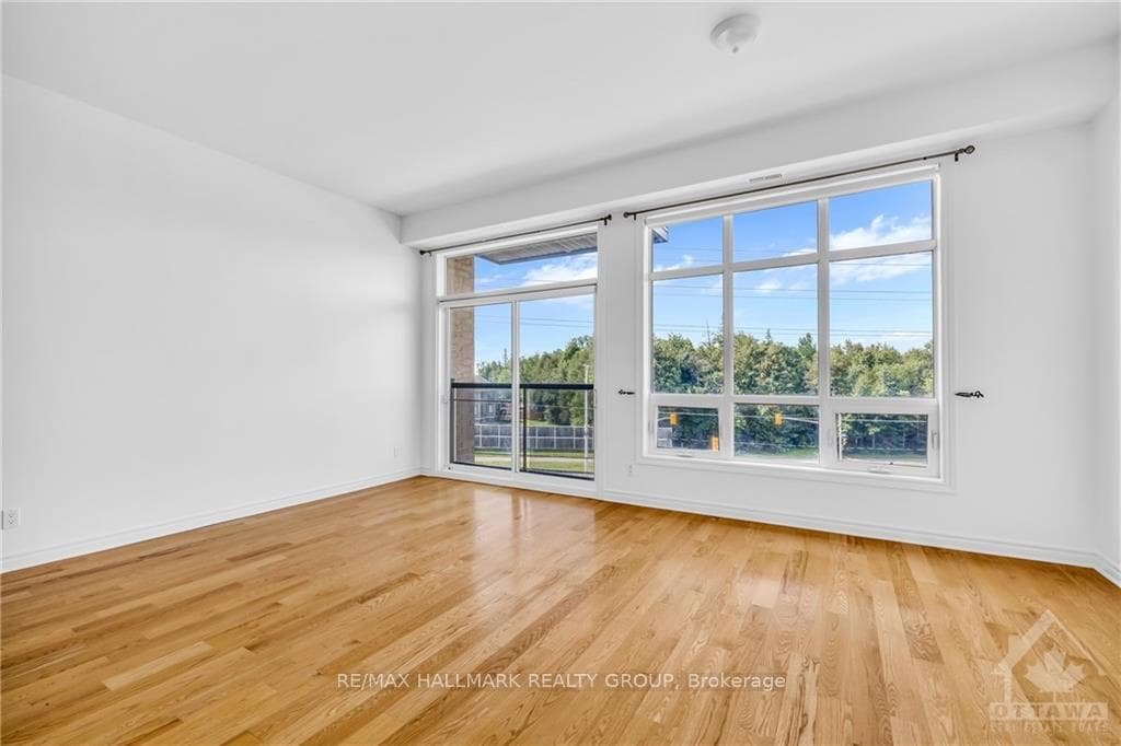 500 CLARIDGE Drive Unit 303 photo 11