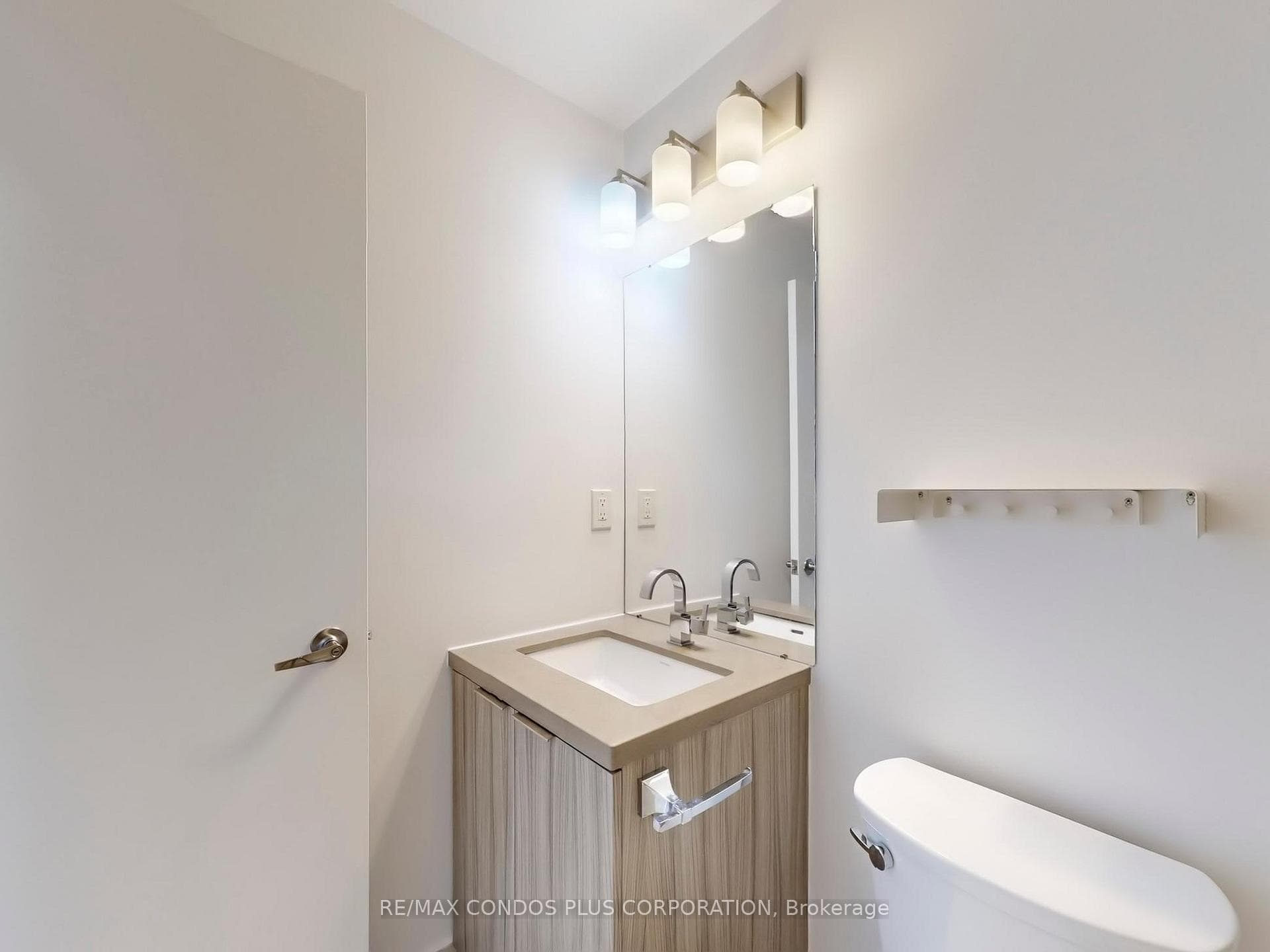 150 Broadview Avenue Unit TH2 photo 29