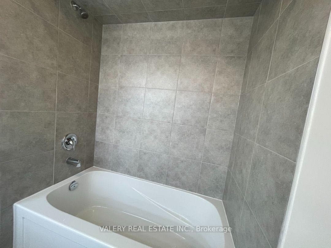 27 Mckernan Ave Avenue photo 6