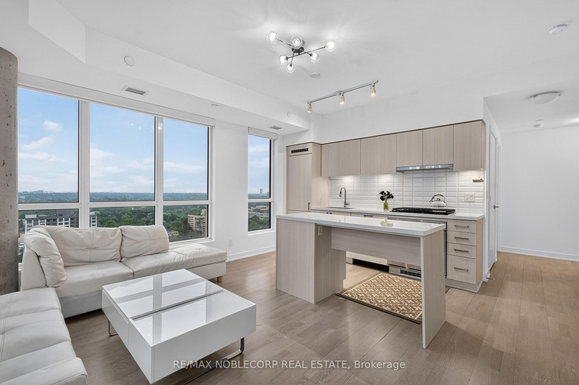 501 St Clair Avenue Unit 1911 photo 4