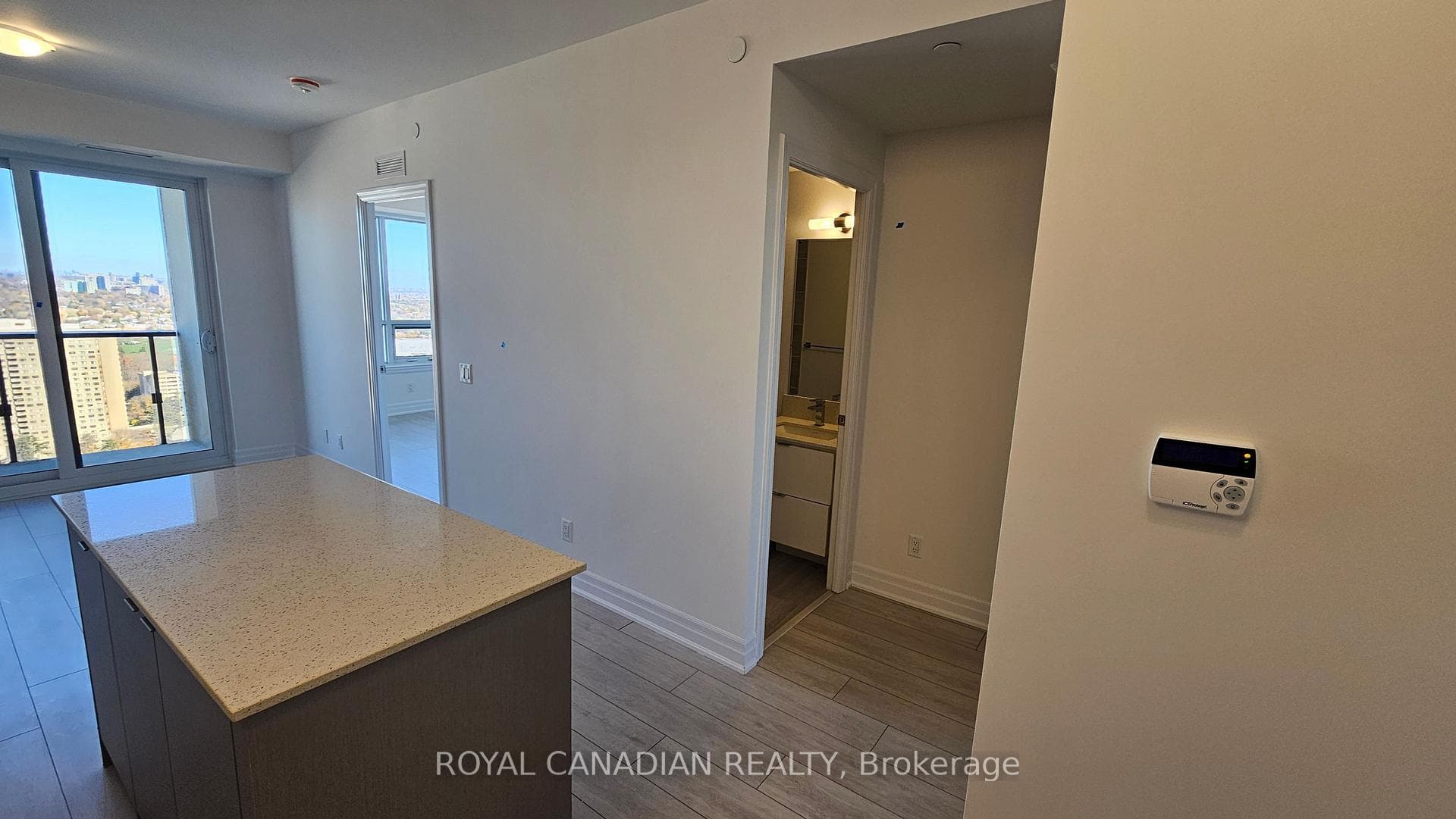 30 Elm Drive Unit 2403 photo 9