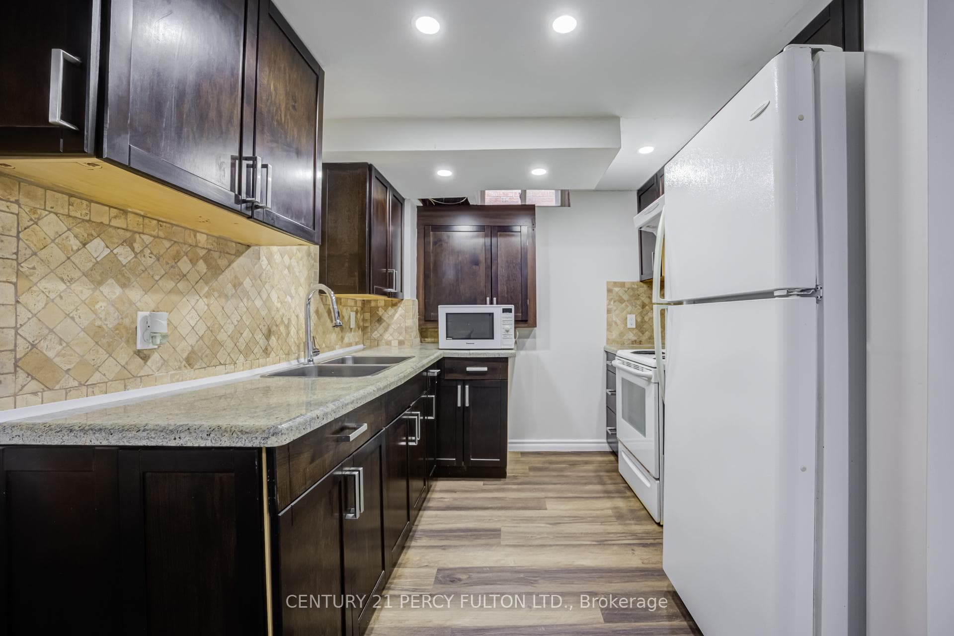 611 Chiron Crescent photo 35