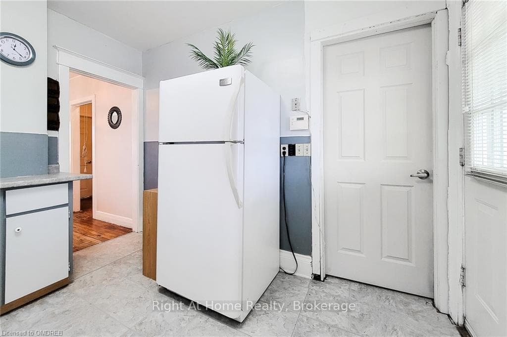 193 WEIR Street photo 22