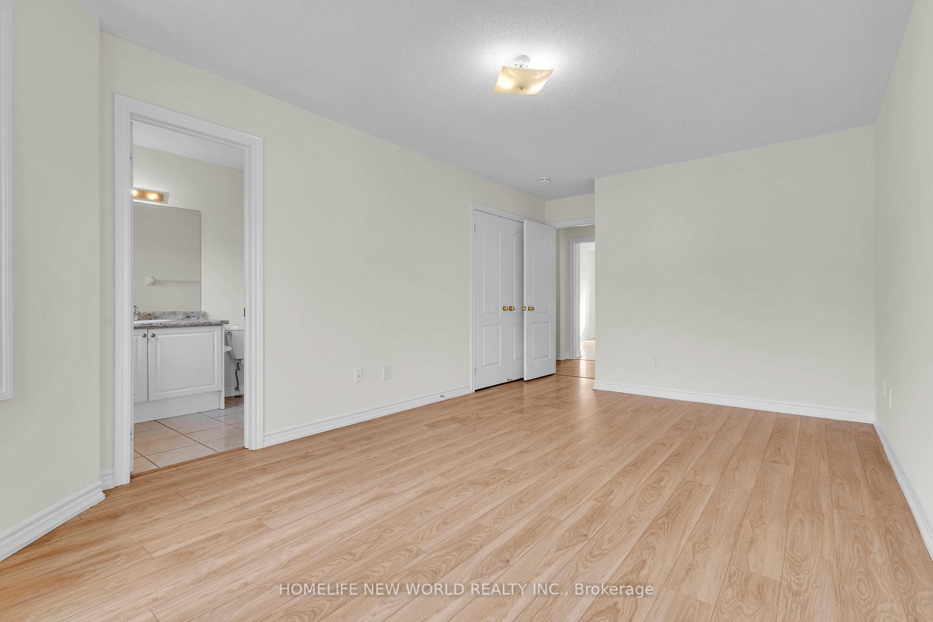 8 Shiff Crescent photo 23