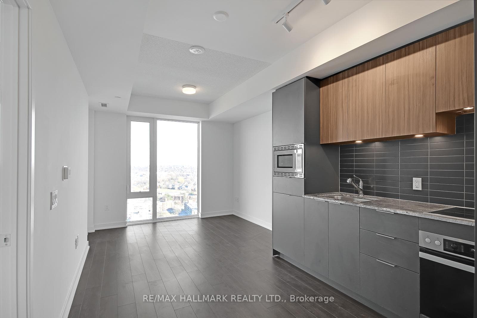 50 O'Neill Road Unit 1803 photo 8