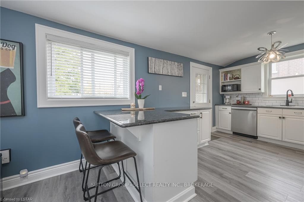 76 PRINCESS Avenue photo 12