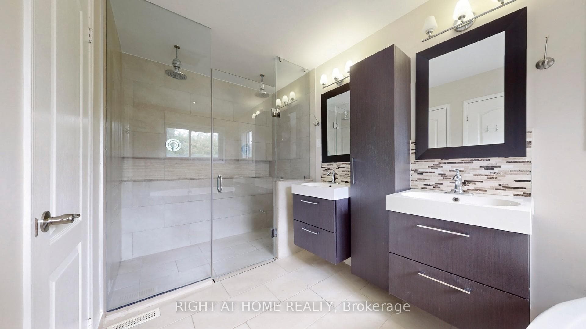 11 Hawker Court photo 22