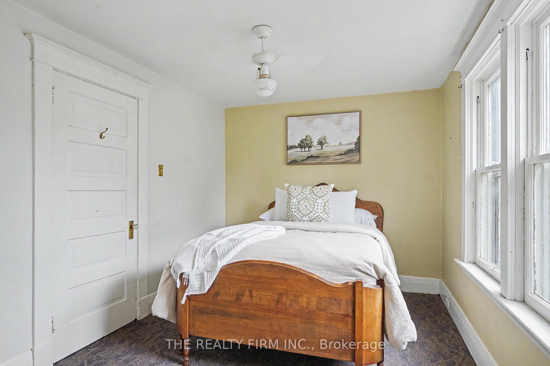 925 Maitland Street photo 17
