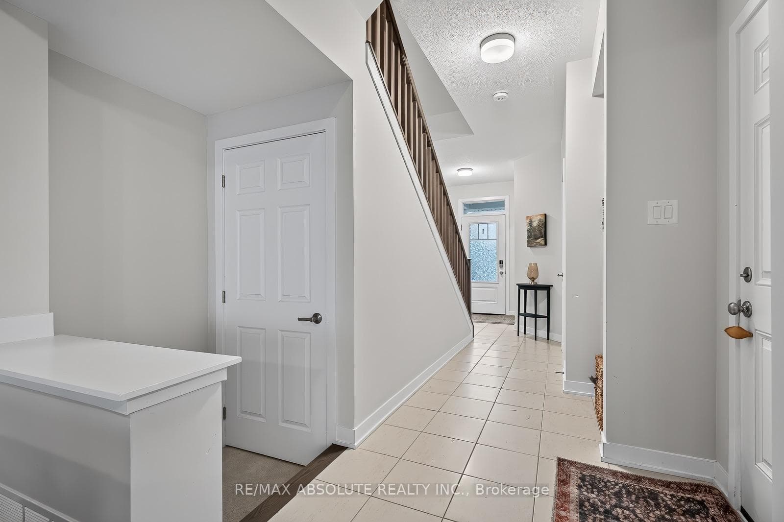 235 BILLRIAN Crescent photo 5