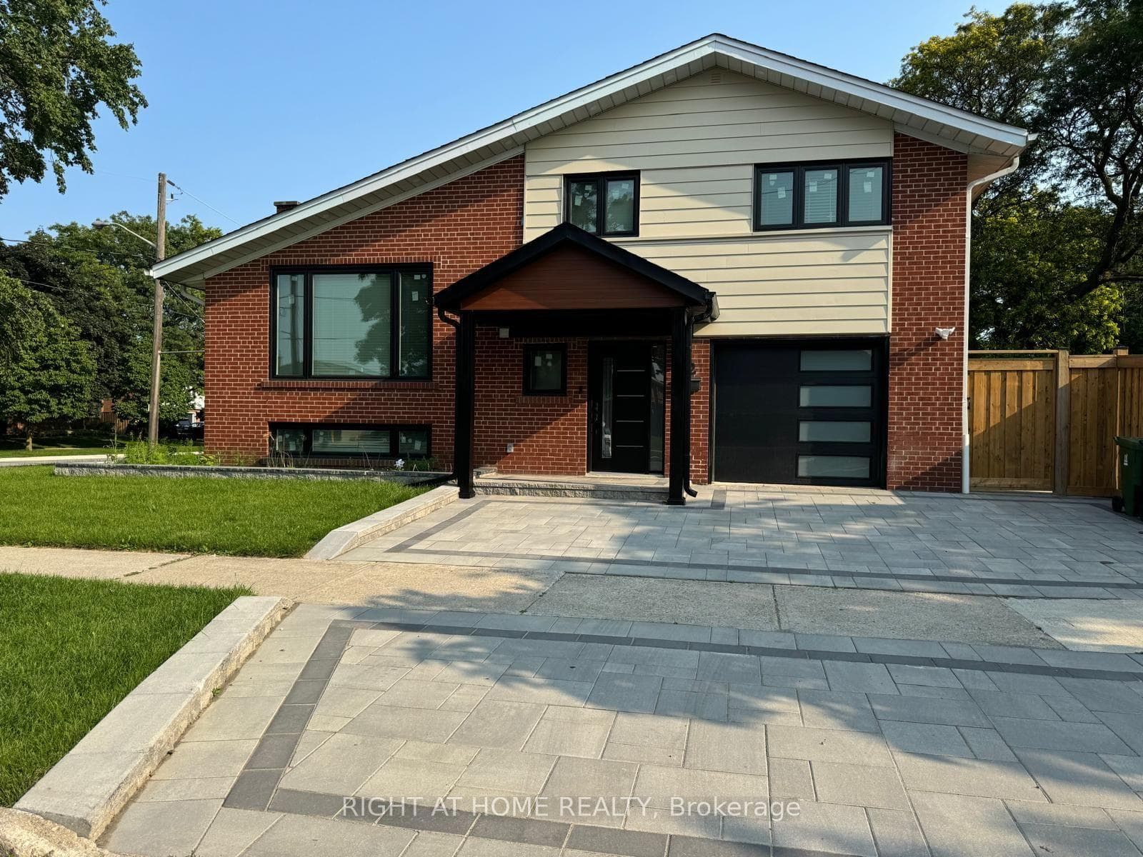 52 Sedgebrook Crescent photo 1