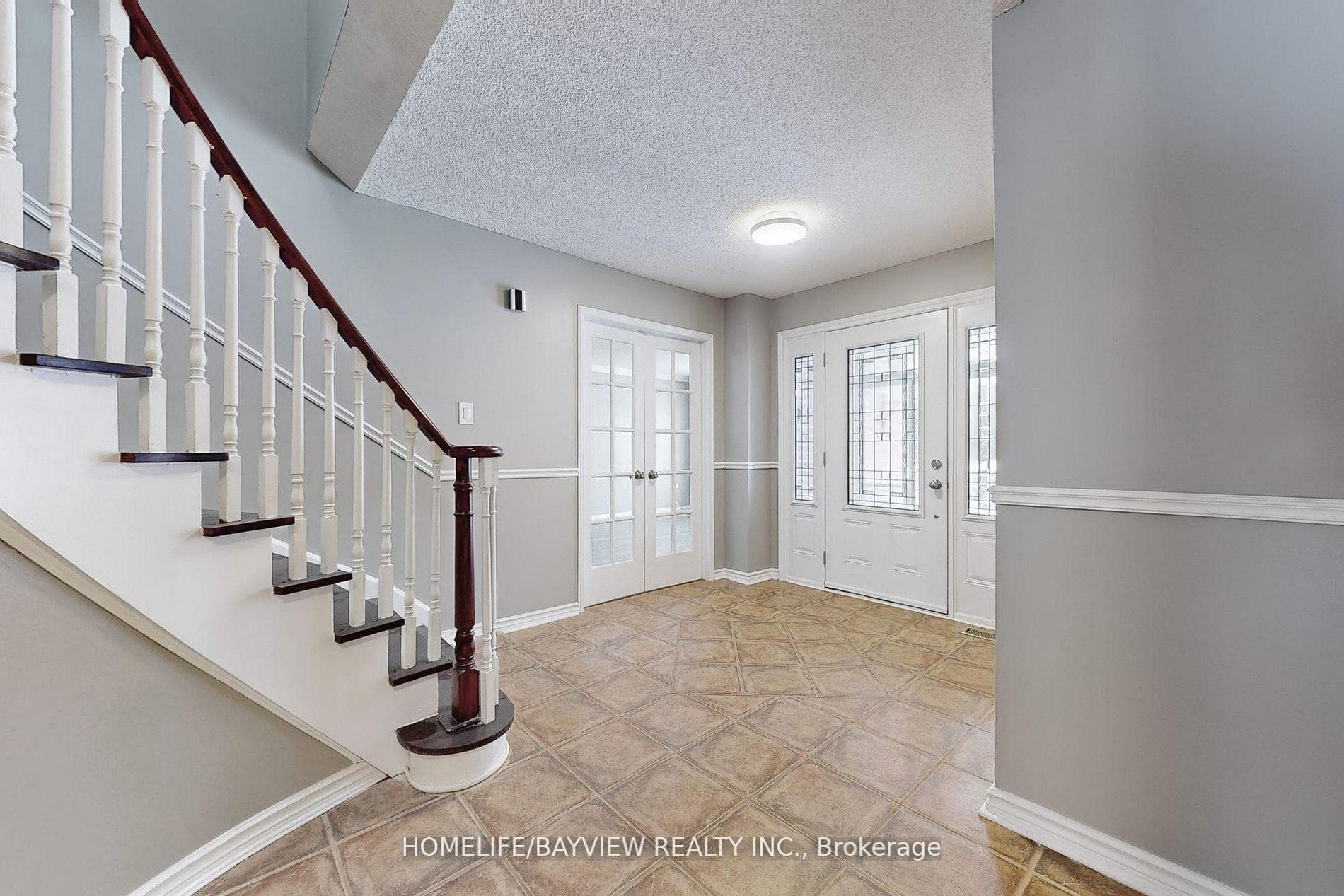 883 Leslie Valley Drive photo 3