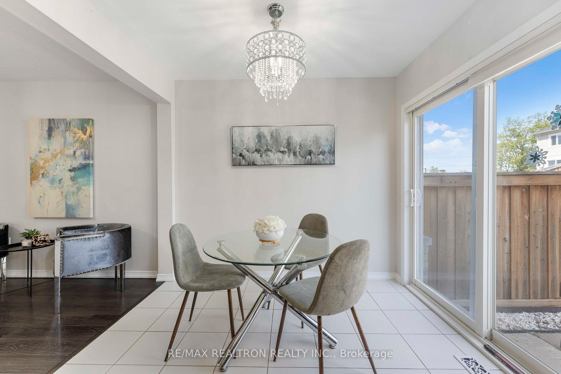 25 ROBINSON Street photo 14