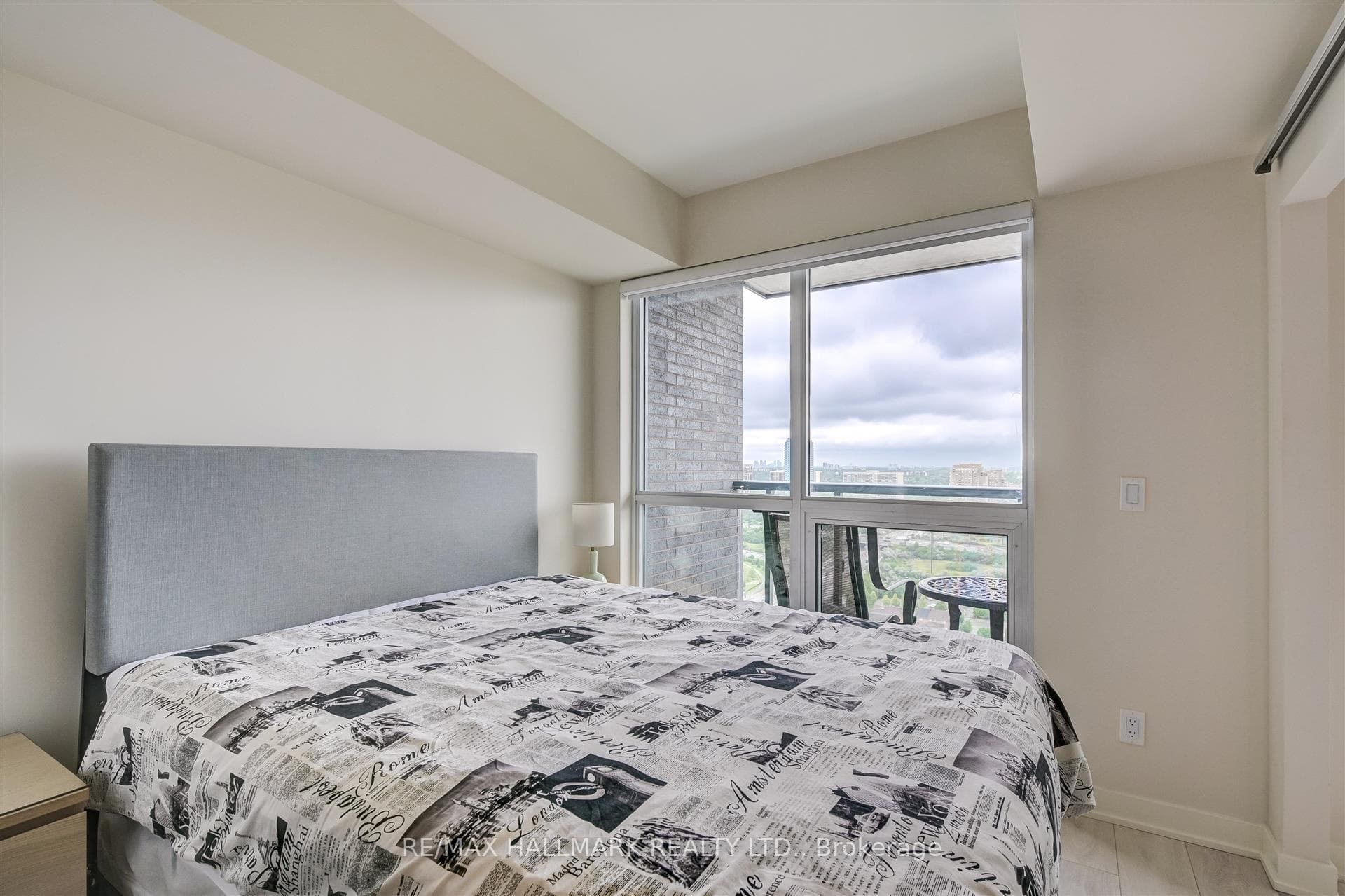 6 Sonic Way Unit N2805 photo 17