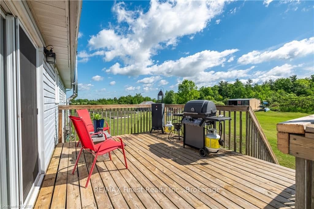 951 KYES Road photo 18