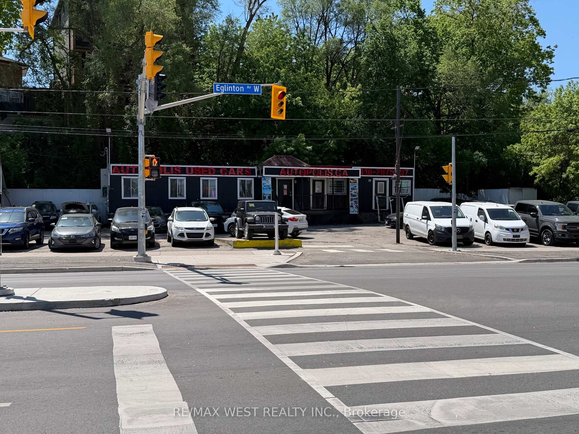 2471 Eglinton Avenue photo 6