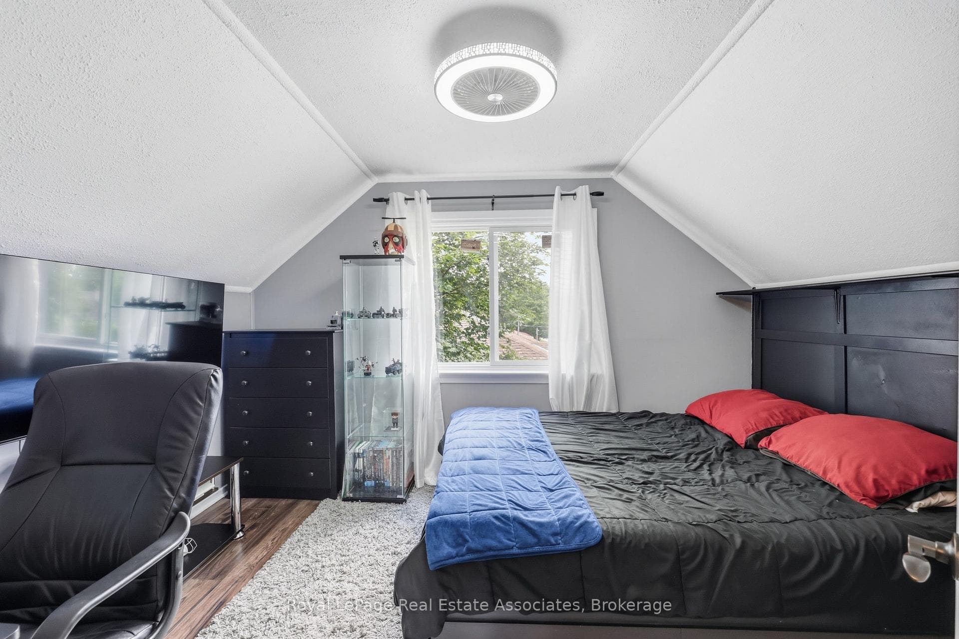 21 Ridgewood Avenue photo 22