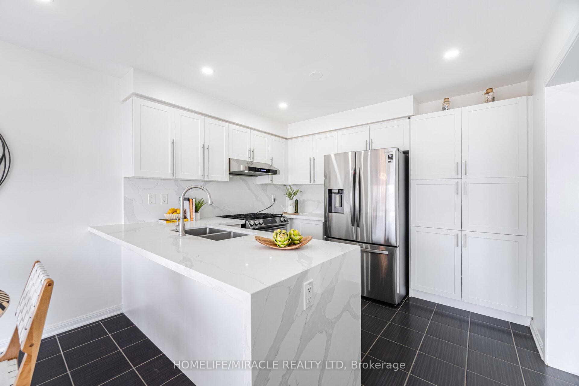 14 Robert Parkinson Drive photo 12