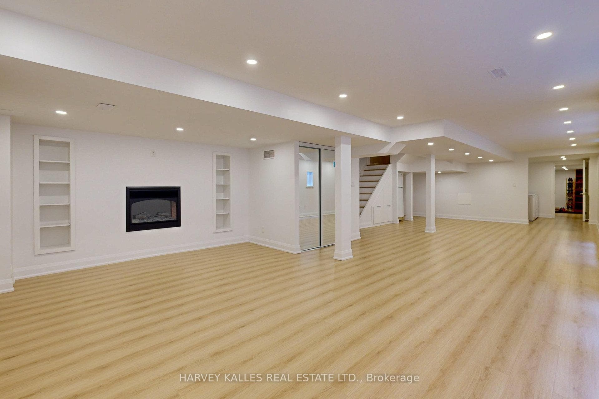 9 Agostino Crescent photo 29