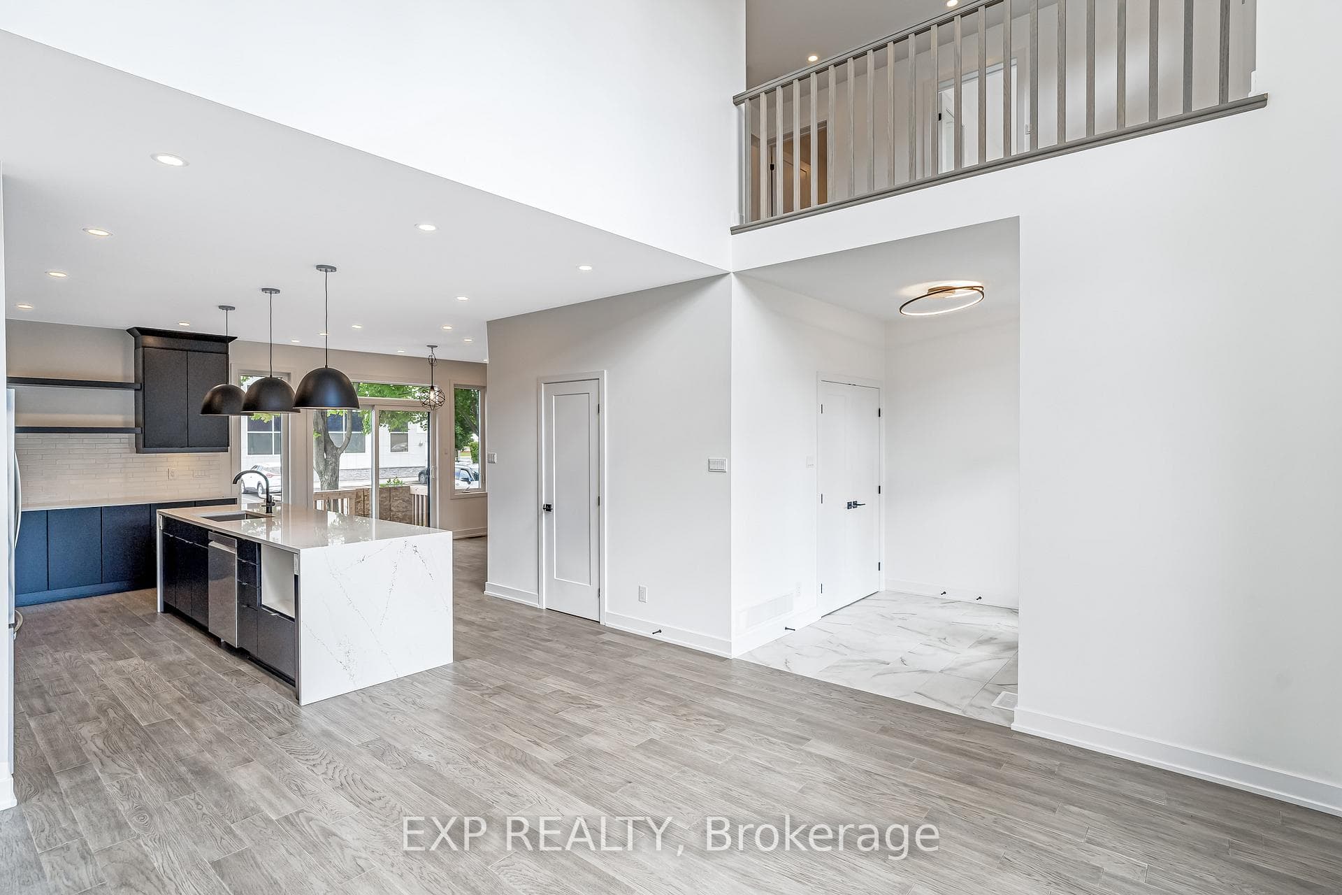 489 Duvernay Drive photo 4