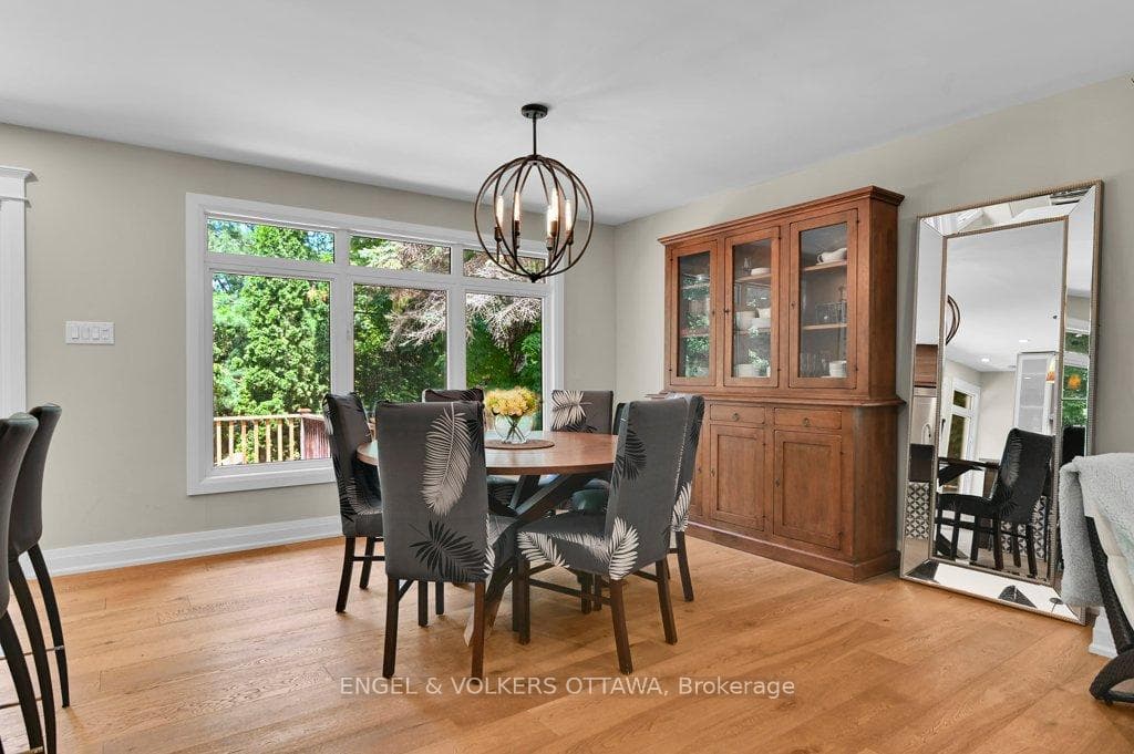 580 Thessaly Circle photo 10
