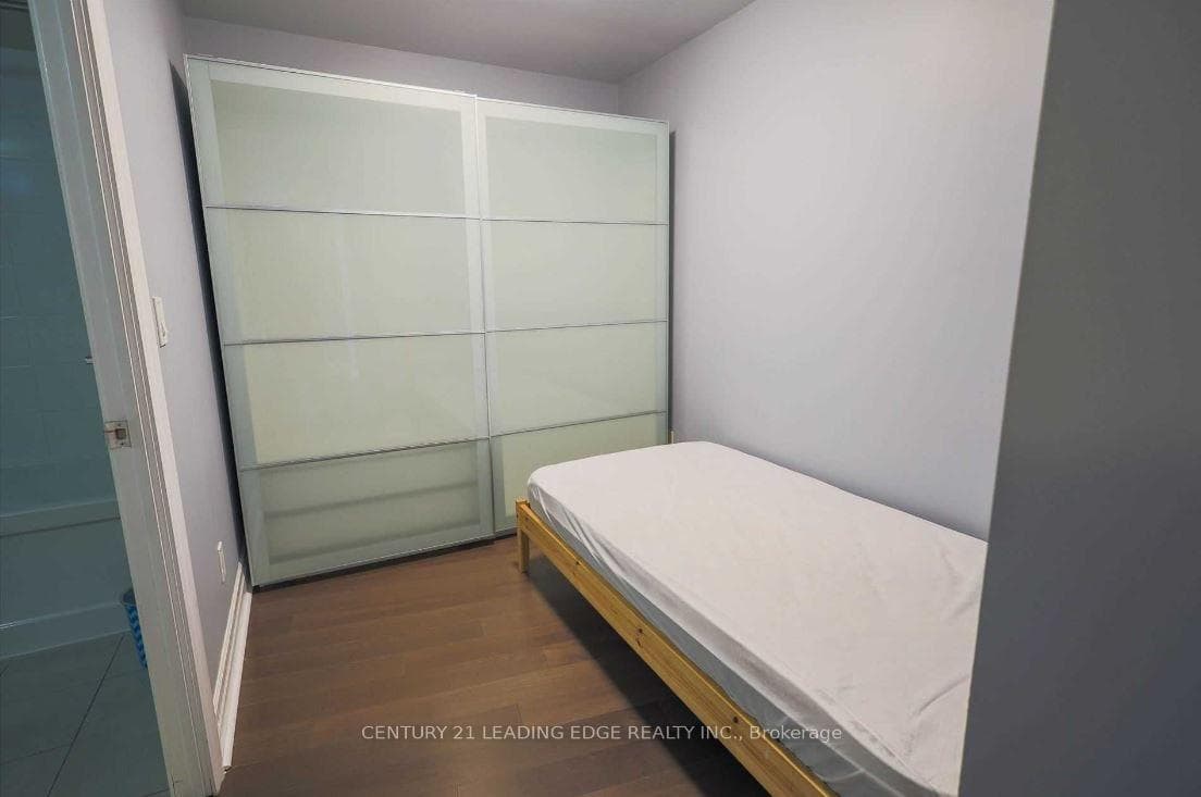 8110 Birchmount Road Unit 401 photo 21