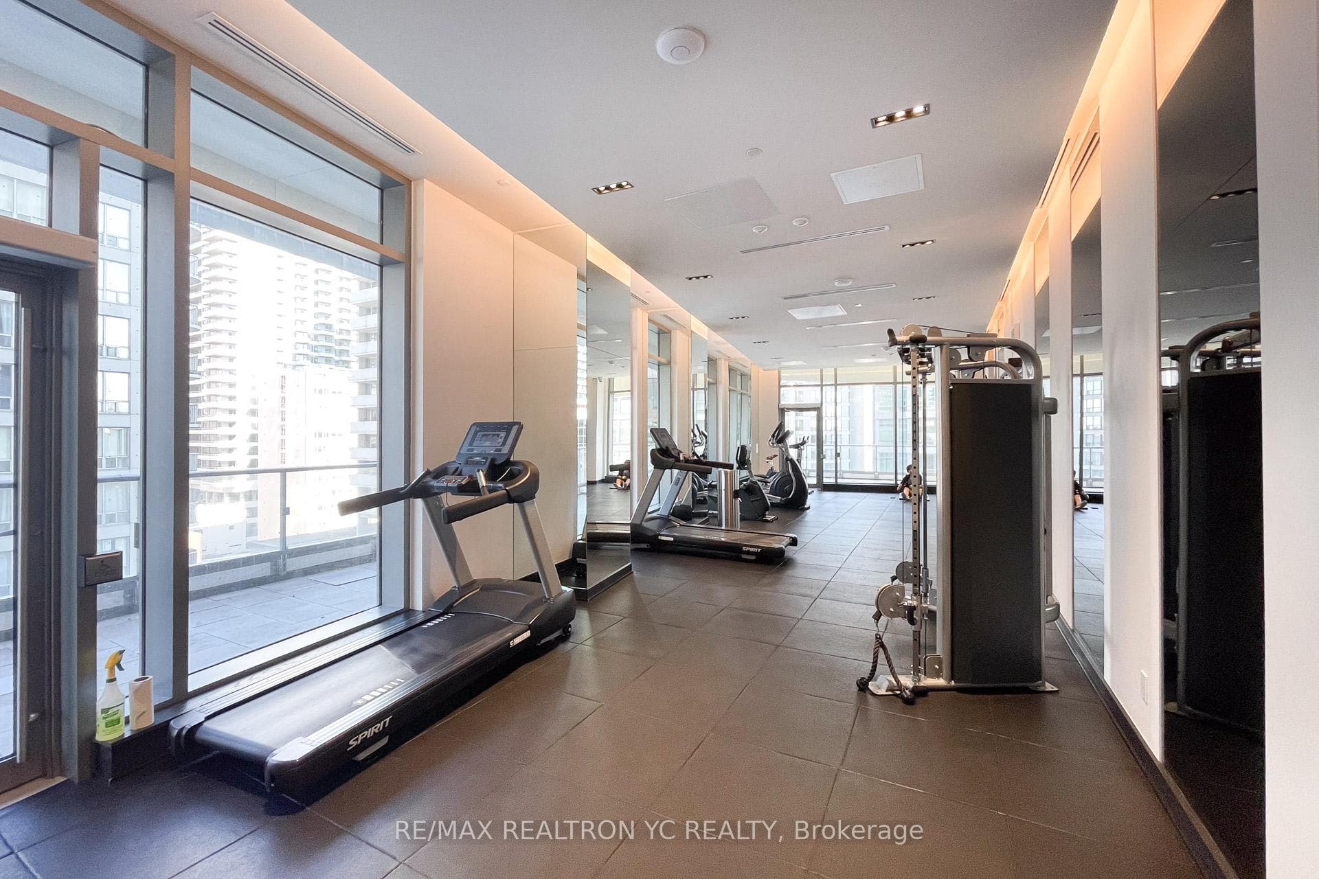 2221 Yonge Street Unit 4806 photo 27