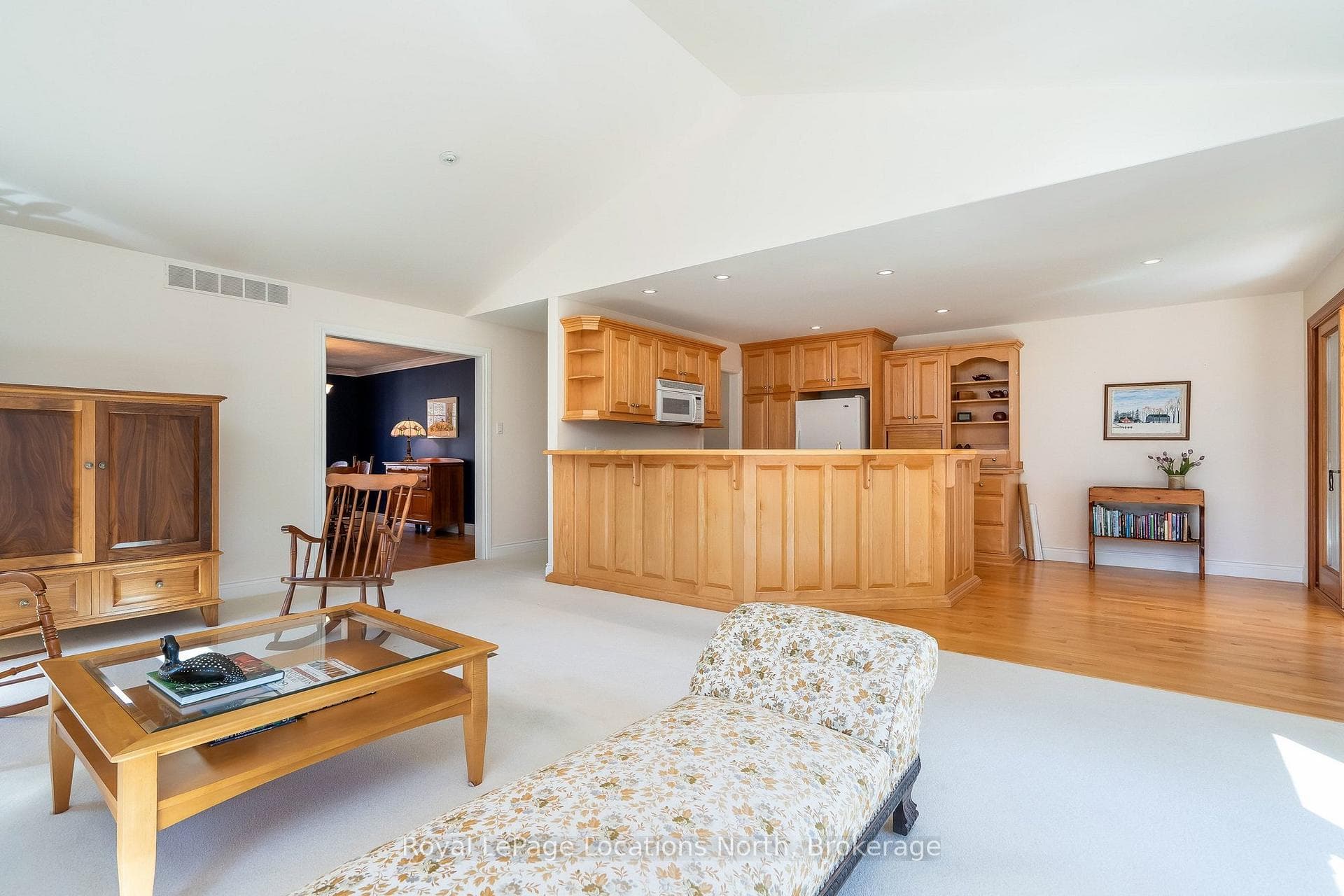130 Cortina Crescent photo 12