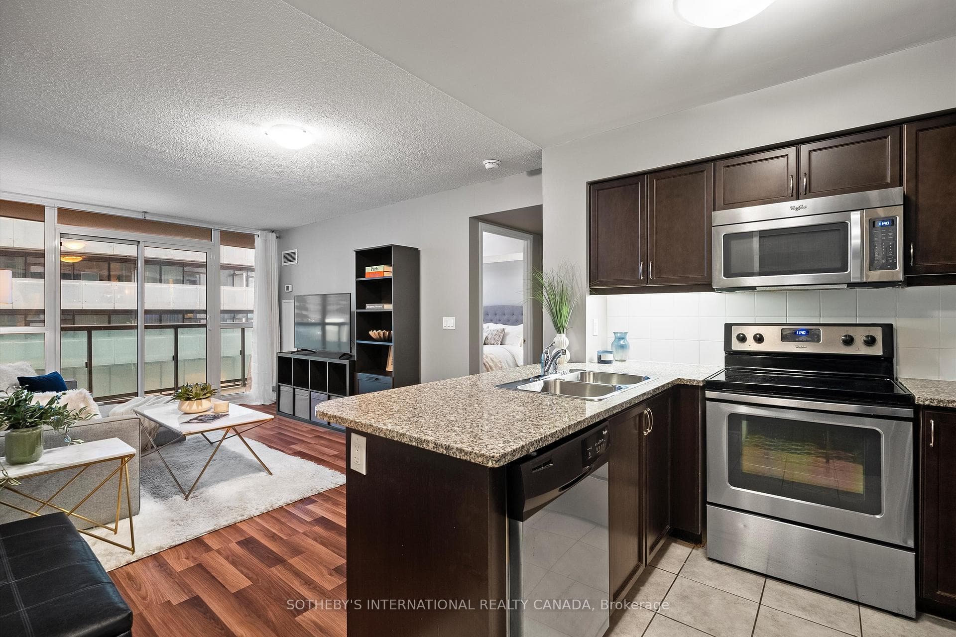 19 Grand Trunk Crescent Unit 707 photo 10