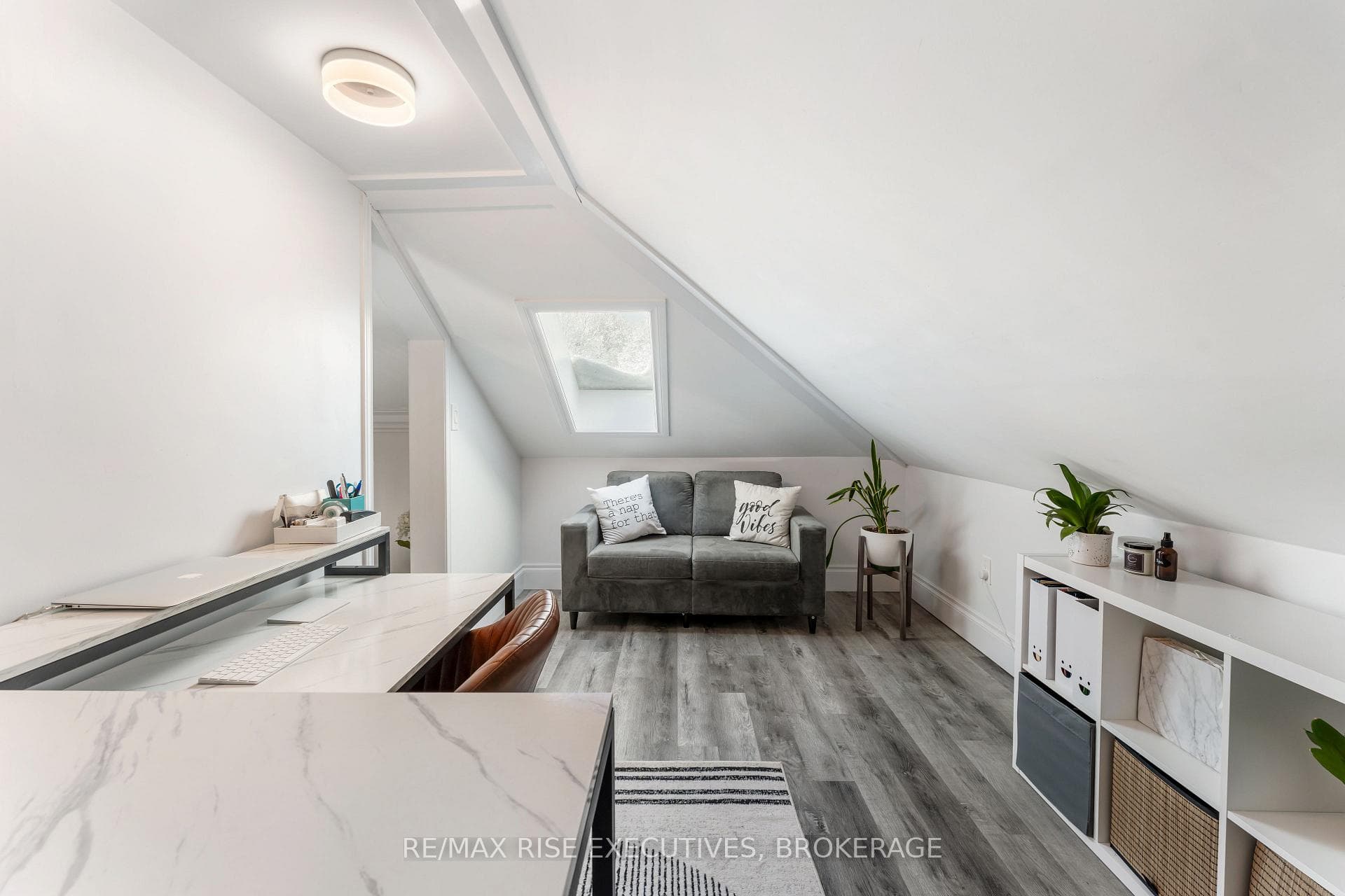 4981 Battersea Road photo 36