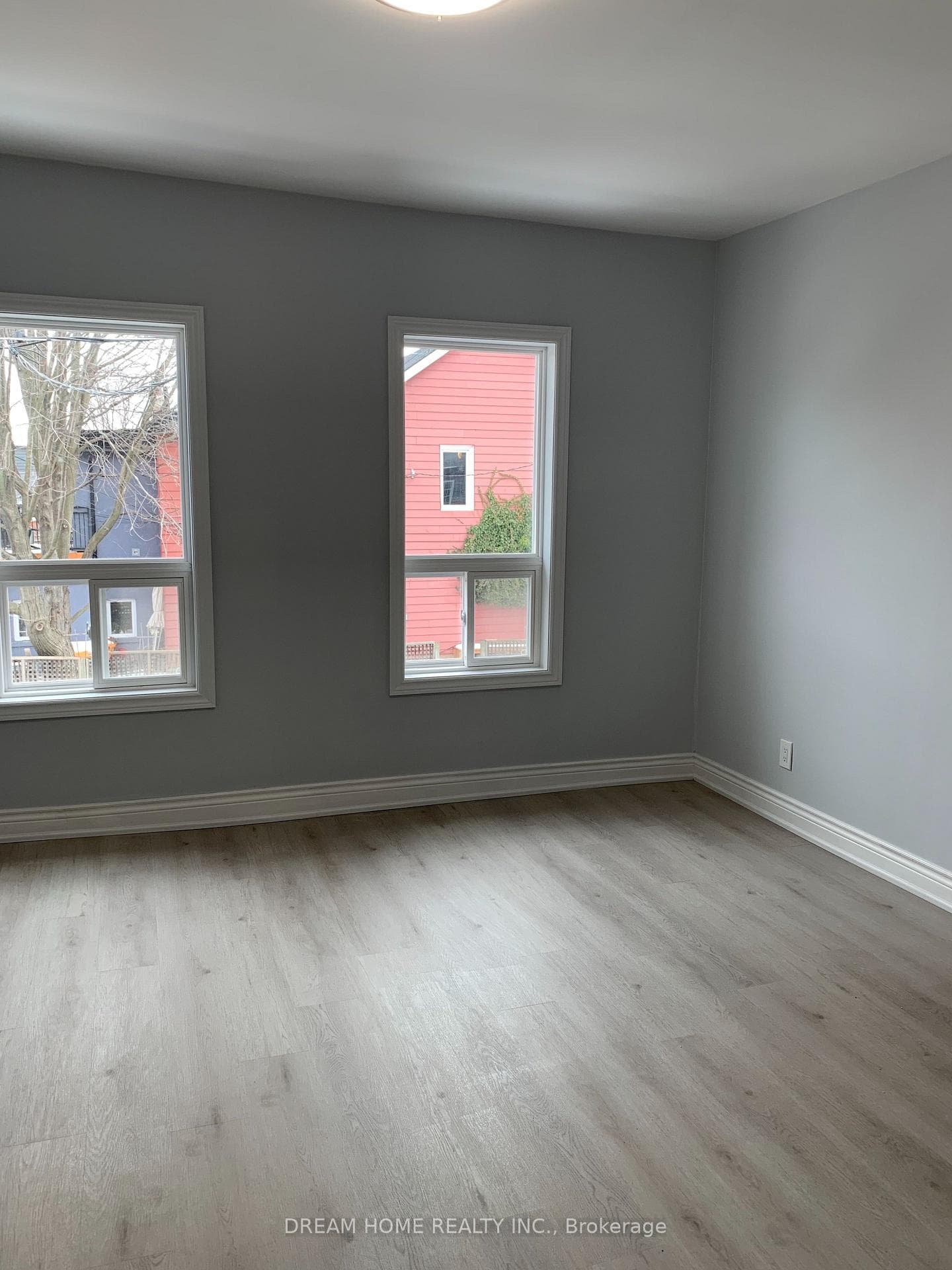 12 Mansfield Avenue Unit 201 photo 2