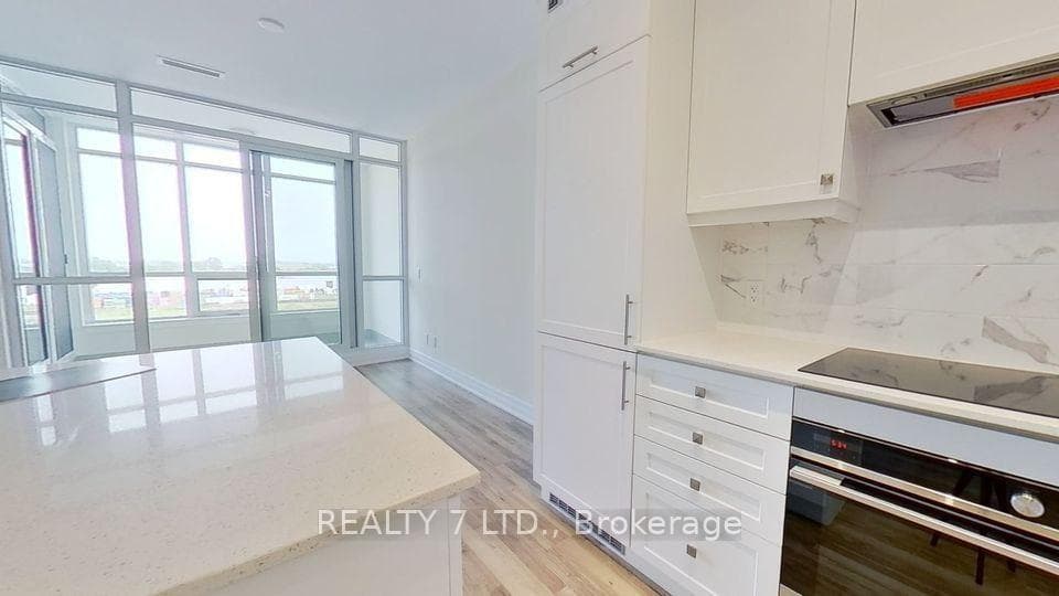 9085 Jane Street Unit 619 photo 22