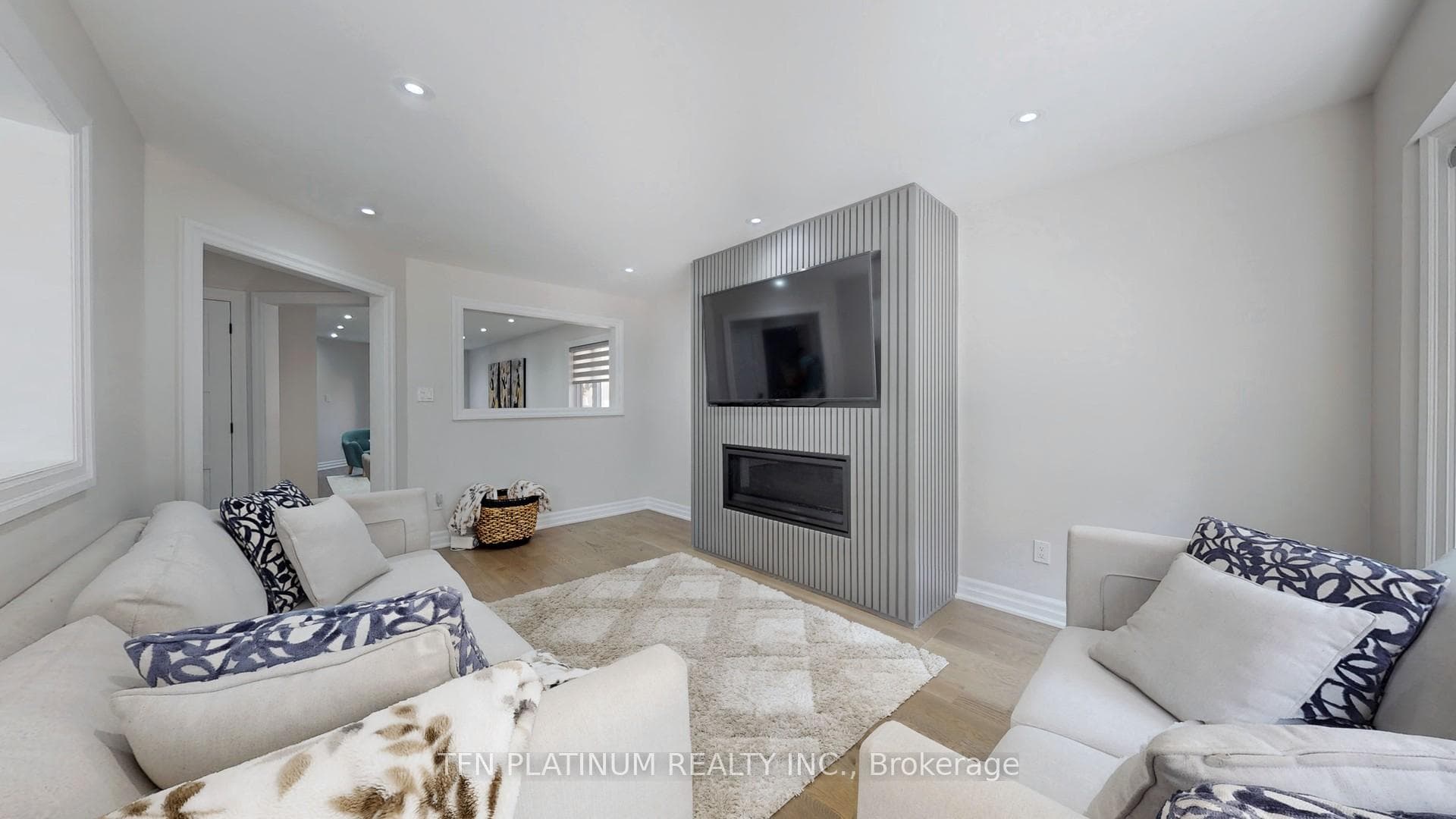 764 College Manor Drive photo 13
