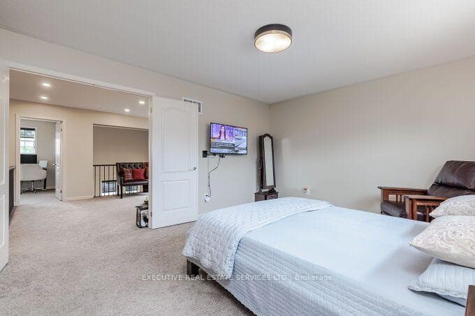 1129 Meighen Way photo 35