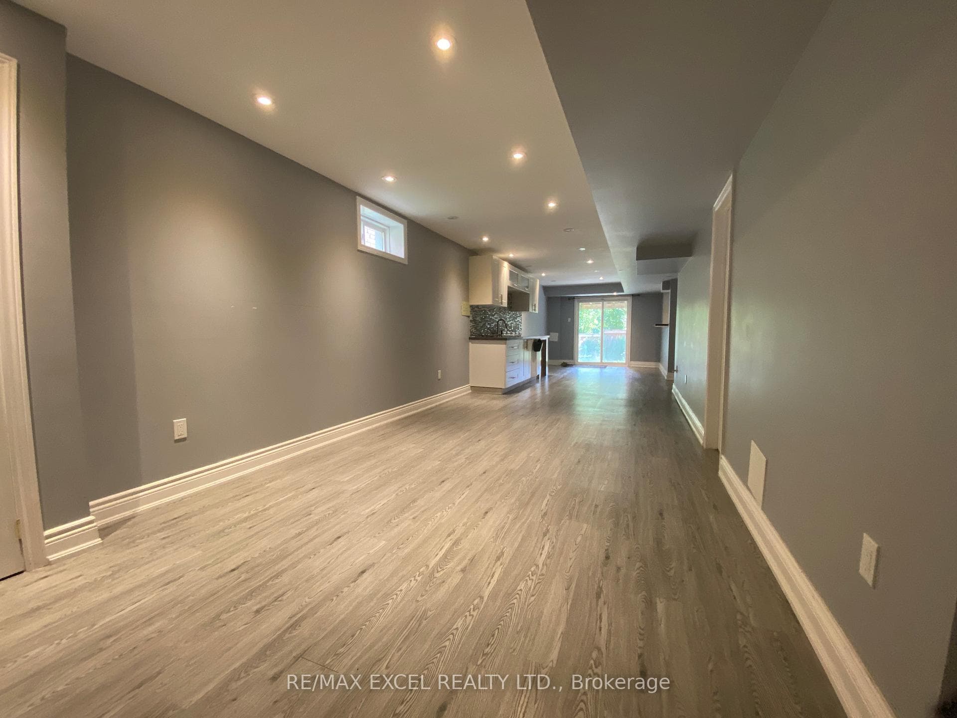 236 Roadhouse Boulevard photo 27